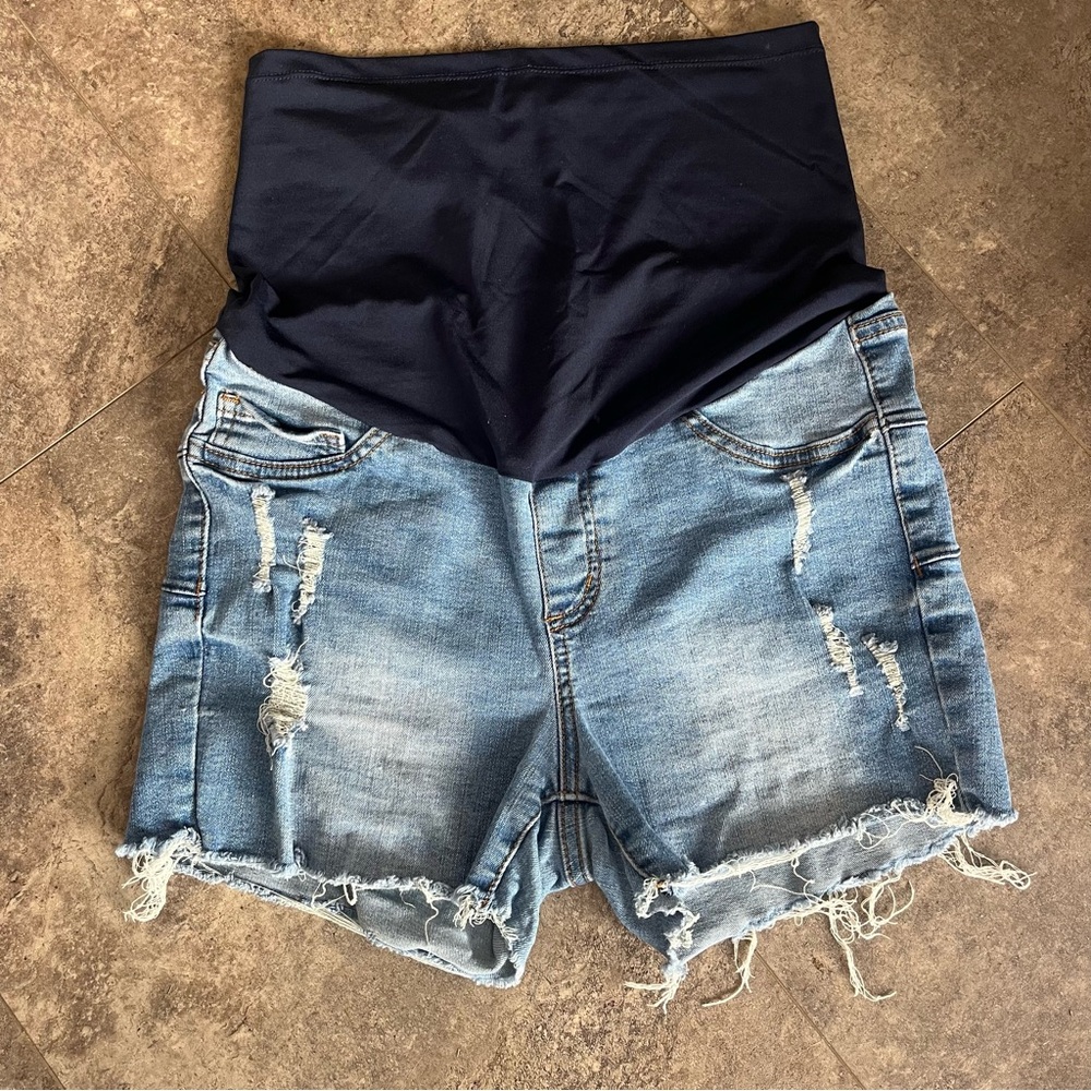 S.O.N.G Maternity Shorts Light Wash Distressed Blue Full Panel size Small